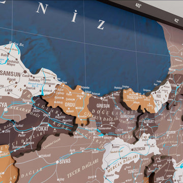 Türkiye ahşap haritasının Karadeniz kıyısı yakın çekim, Samsun, Ordu, Trabzon ve Sivas