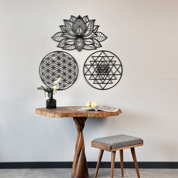 Siyah 3'lü metal Mandala seti, Medium boy, masa ve tabure üzerinden orta mesafe