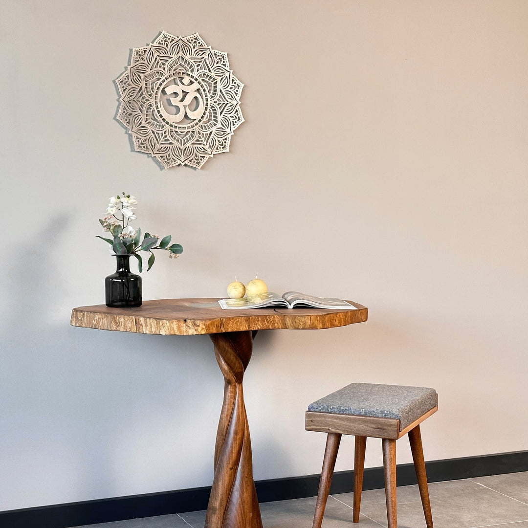 om-mandala-metal-duvar-dekoru-sanatsal-ifade-ve-modern-tasarimin-bulusma-yeri-colorfullworlds