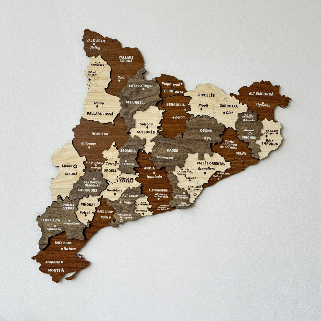 katalonya-ahsap-duvar-haritasi-cok-renkli-ve-cok-katmanli-modern-tasarim-colorfullworldstr