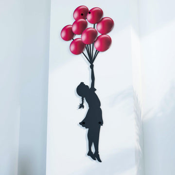 Banksy kırmızı balonlu kız metal duvar dekoru, boydan boya dikey görünüm