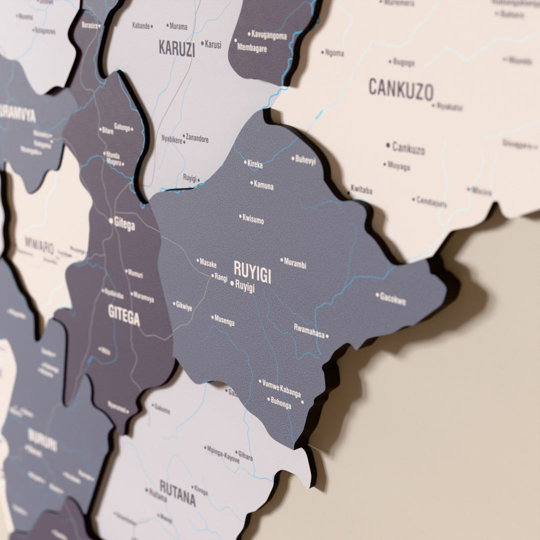 Burundi ahşap haritasında Nimbus renk katmanlı bölgeler ve isimler, yakın plan