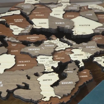 Karışık haritada Avrupa ve İskandinavya bölgesinin yan açıdan katman detayı