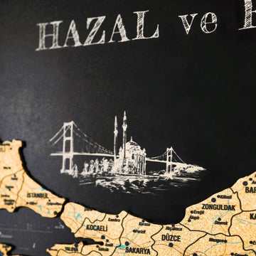Mantar Türkiye haritası tablonun üst başlık alanı ve İstanbul Boğazı çizimi, yakın çekim