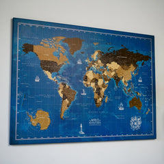 Ocean dünya haritası kanvas tablo, 70x50 cm, açık duvarda yandan görünüm, okyanus mavisi