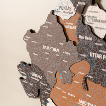 Hindistan ahşap haritasında Soil renk katmanlı bölgeler ve isimler, yakın plan