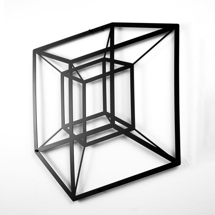 tesseract-kup-geometrik-metal-duvar-dekoru-oturma-odanizdan-ofisinize-her-yerde-kiyametleri-ekleyin