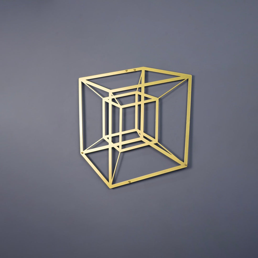 her-mekana-ozgun-ve-modern-bir-dokunus-katan-sofistike-tesseract-kup-geometrik-metal-duvar-dekoru