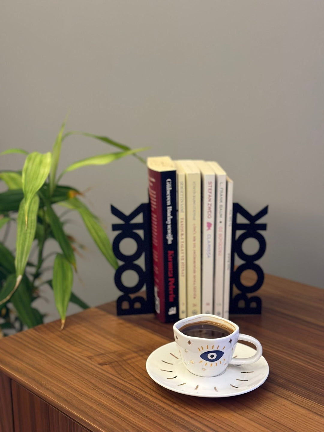 BOOK Yazılı Metal Kitap Tutucu & Bookend - @homeblog11 paylaşımı