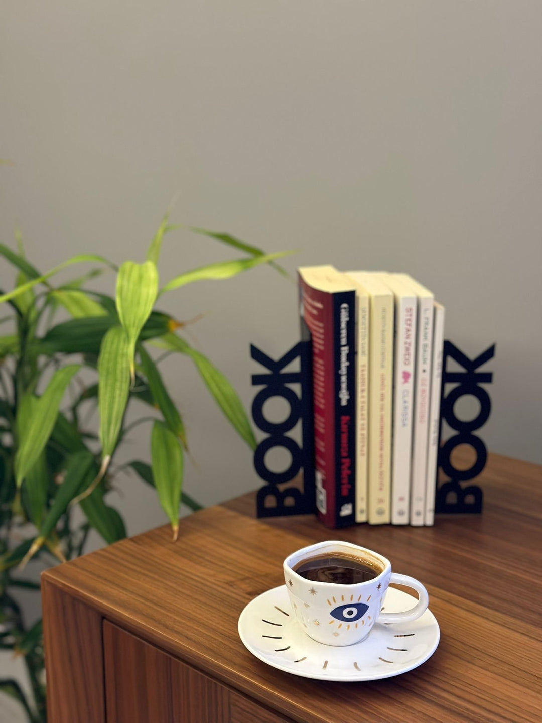 BOOK Yazılı Metal Kitap Tutucu & Bookend - @homeblog11 paylaşımı
