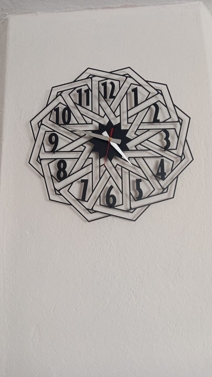 Geometrik Tasarımlı Dekoratif Metal Duvar Saati - Metal Dekor - müşteri fotoğrafı