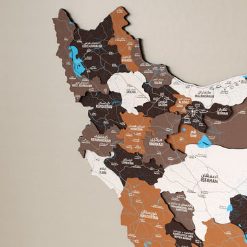Soil ahşap İran haritasında kahverengi toprak tonlu katmanların yakın çekim detayı
