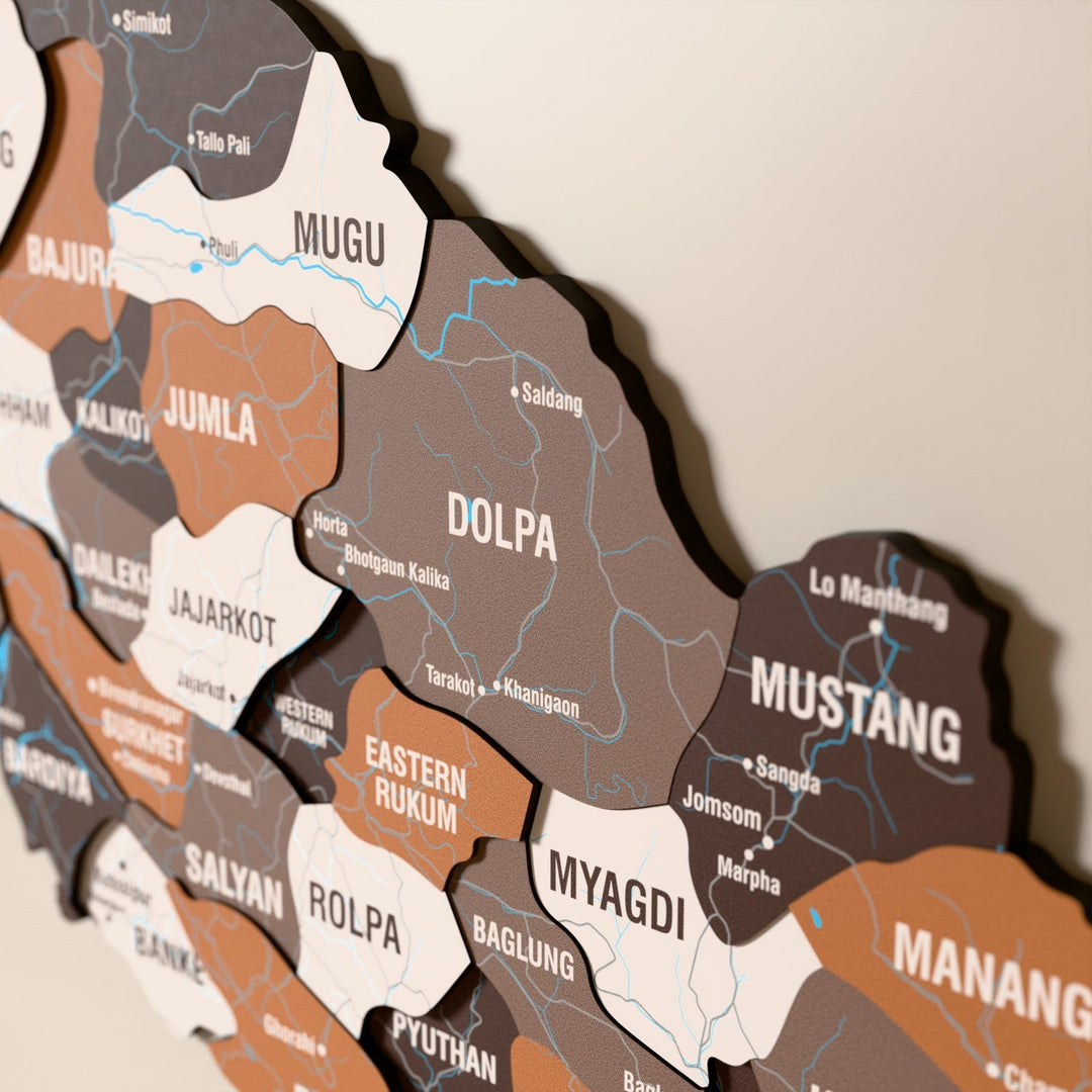 Nepal ahşap haritasında Soil renk katmanlı bölgeler ve isimler, yakın plan