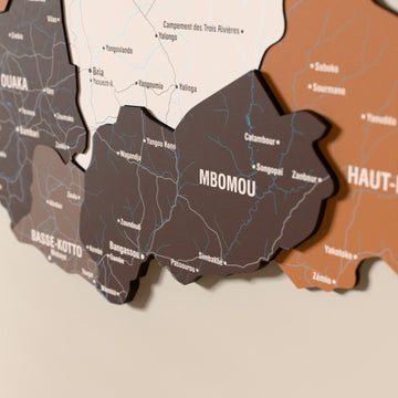 Orta Afrika Cumhuriyeti ahşap haritasında Soil renk katmanlı bölgeler ve isimler, yakın plan