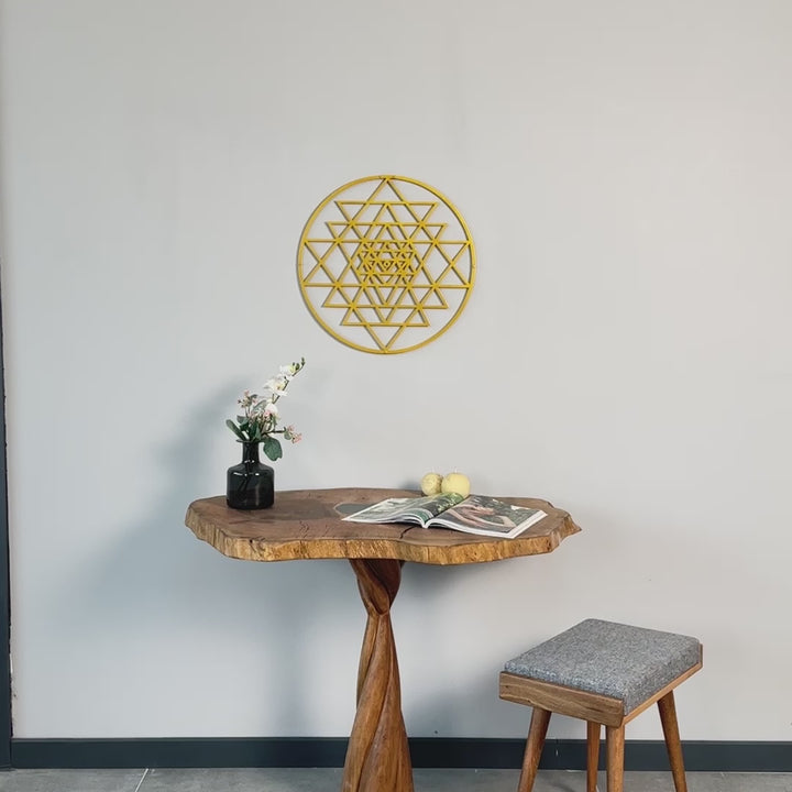 Sri Yantra Kutsal Geometri Duvar Tablosu – Metal Dekor