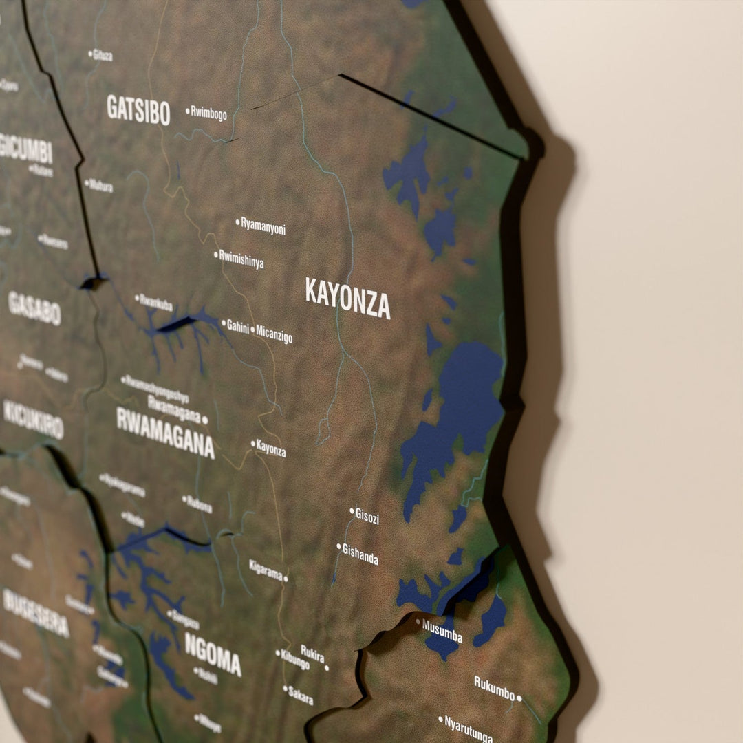 Ruanda ahşap haritasında uydu görüntülü katmanlı bölgeler ve isimler, yakın plan