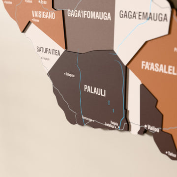 Samoa ahşap haritasında Soil renk katmanlı bölgeler ve isimler, yakın plan