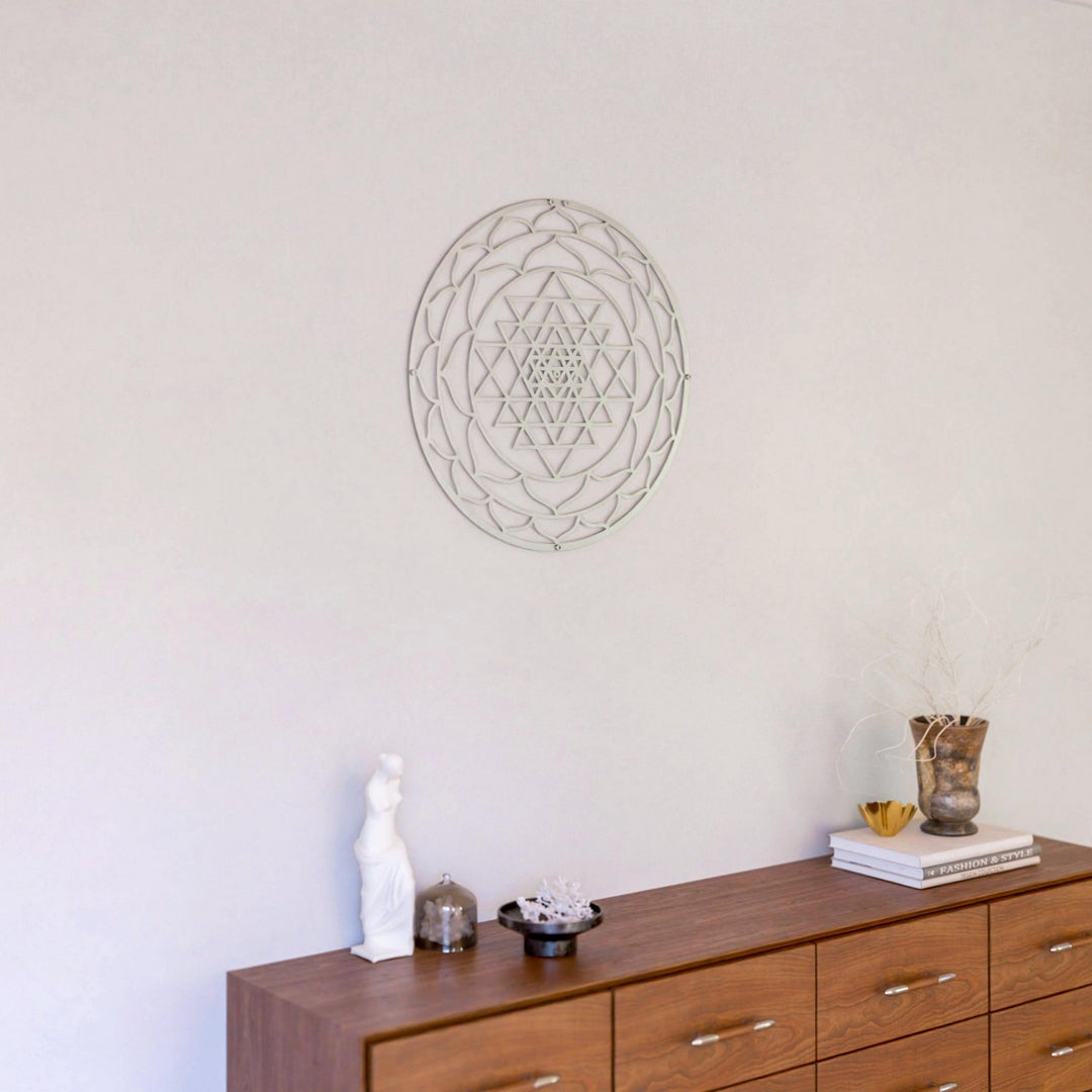 sri-yantra-gumus-metal-duvar-tablosu-dekoratif-ev-dekoru-colorfullworldstr