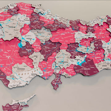 Crimson Türkiye siyasi haritasının İç Anadolu ve Akdeniz bölgesi yakın çekimi, il isimleri okunuyor