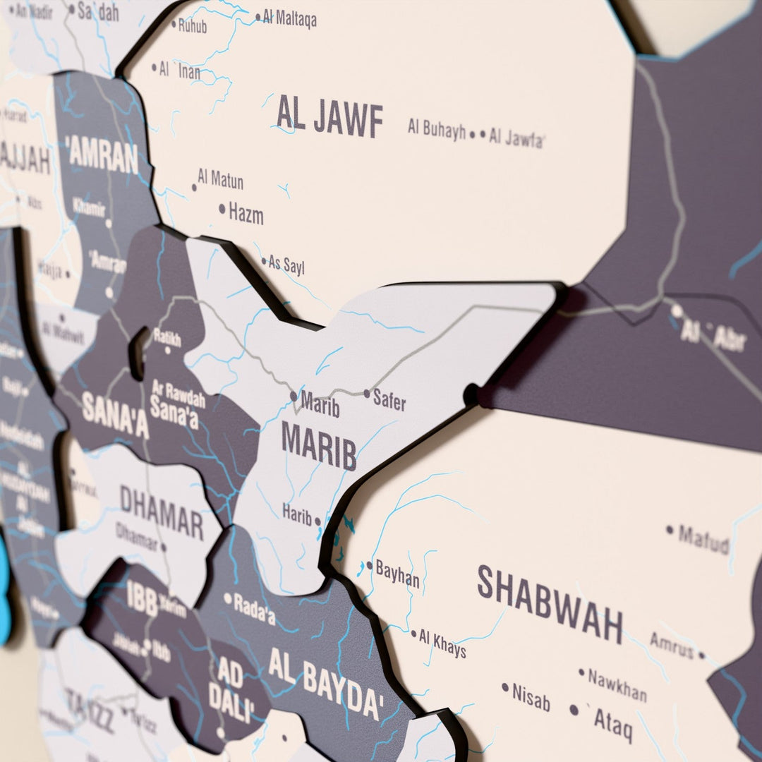 Yemen ahşap haritasında Nimbus renk katmanlı bölgeler ve isimler, yakın plan