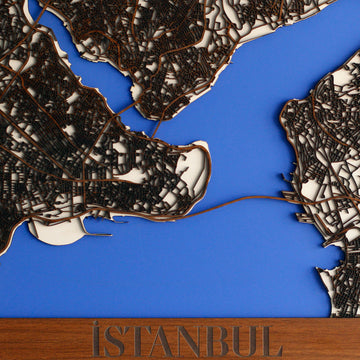 İstanbul şehir haritasının yakın çekim detayı, Boğaz, Haliç ve alttaki İSTANBUL yazısı