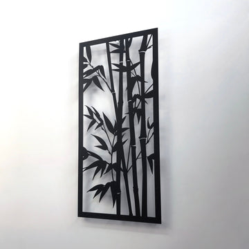 Bambu ağacı metal duvar tablosu, siyah, dikdörtgen çerçevede bambu gövdeleri ve yaprakları, yandan açı