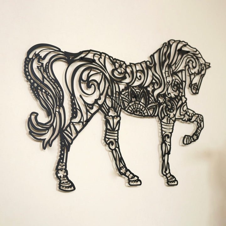 Mandala Desenli At Tablosu - Metal Duvar Dekoru