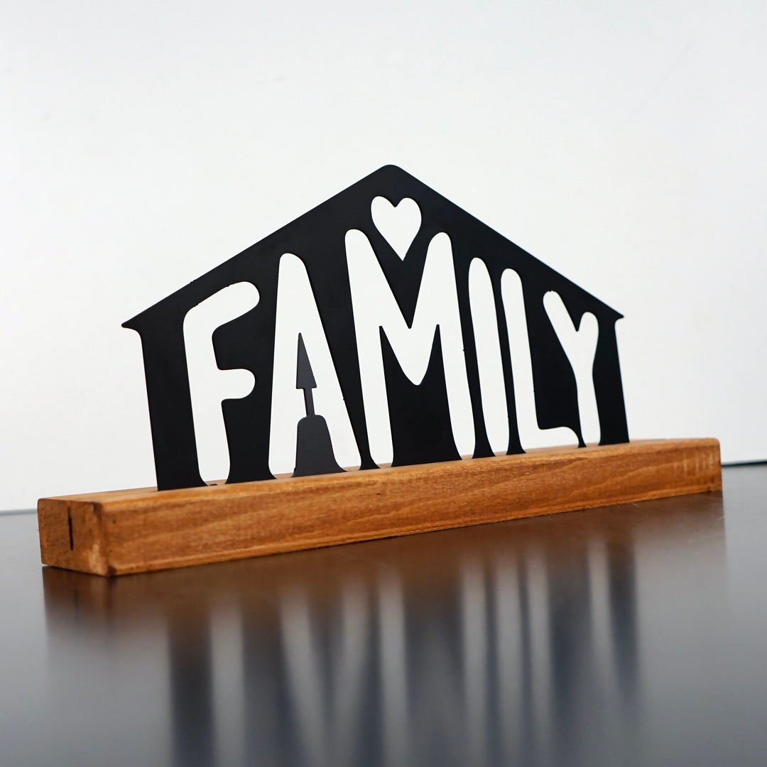 Family Ev Şekilli Metal Masa ve Raf Dekoru