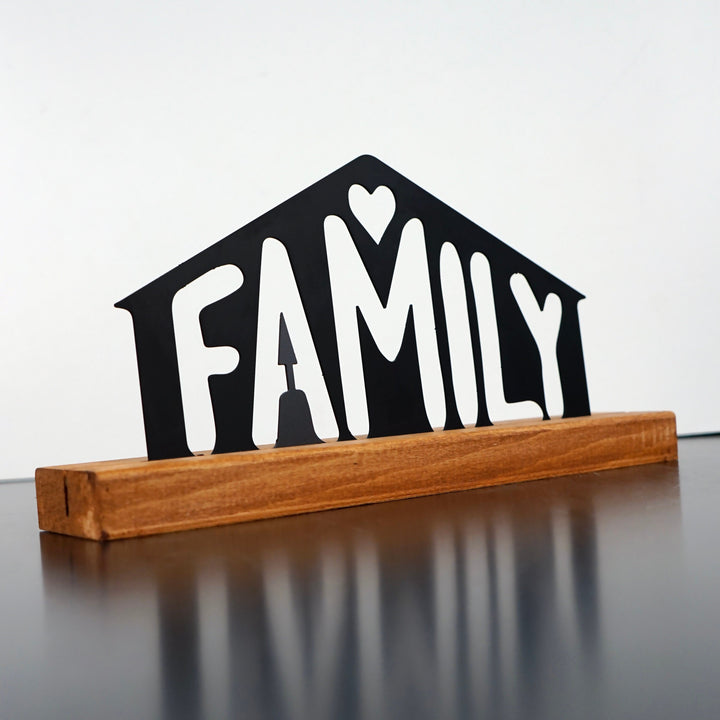 Family Ev Şekilli Metal Masa ve Raf Dekoru