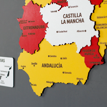 Kırmızı ve sarı İspanya haritasında Kastilya La Mancha, Extremadura ve Endülüs bölgelerinin yakın çekimi