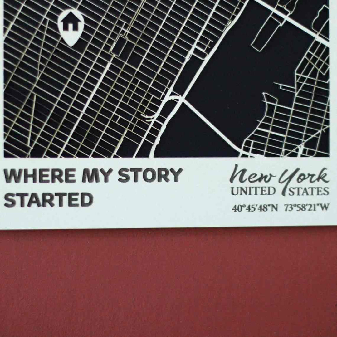 Krem kare sokak haritasında ev işareti ve New York yazısının yakın çekimi