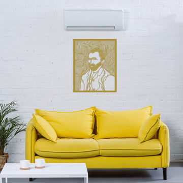 Altın renkli Van Gogh otoportre metal tablo, sarı kanepenin üzerindeki beyaz tuğla duvarda