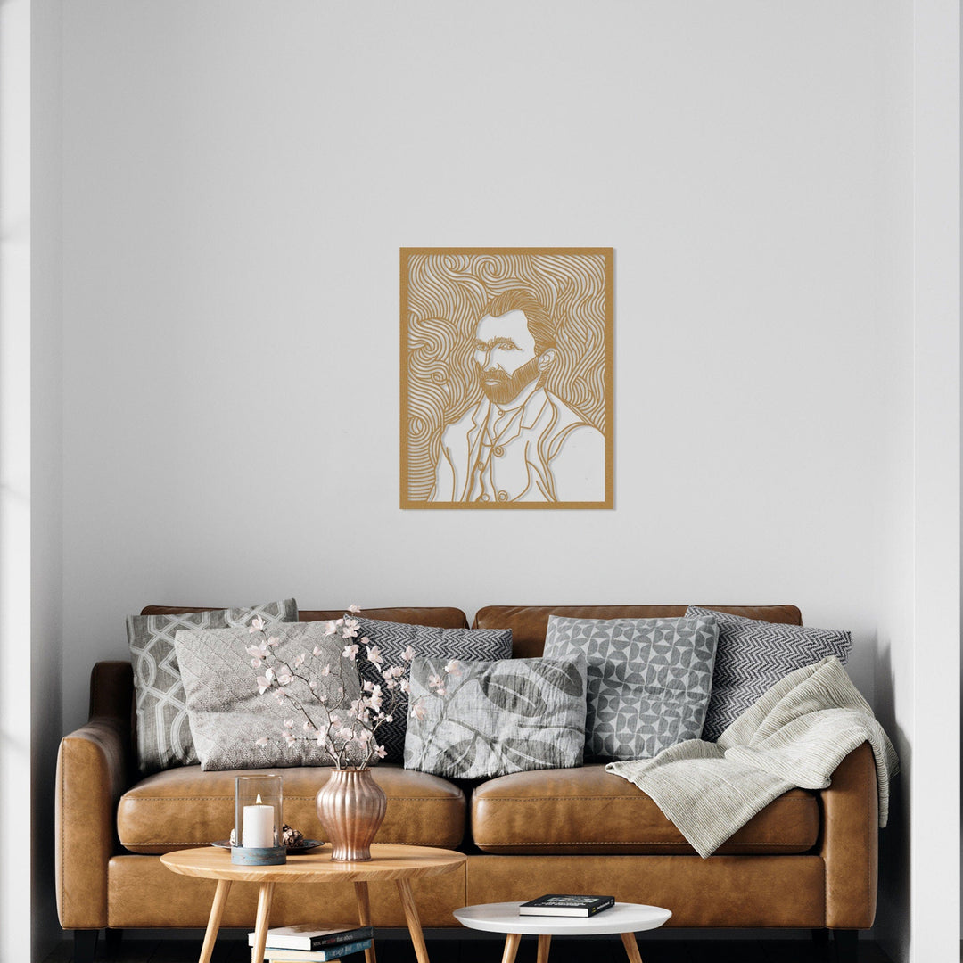 Bakır renkli Van Gogh otoportre metal tablo, kahverengi deri koltuklu oturma odasında duvarda